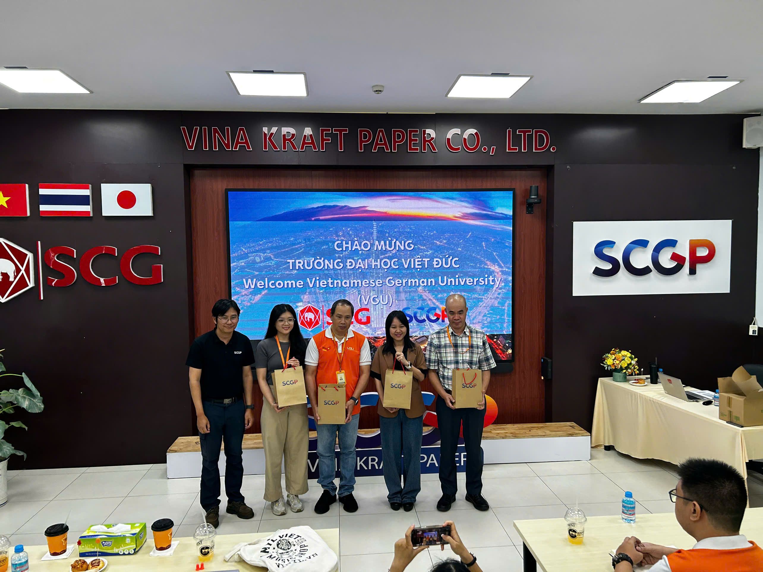 VGU MSI cohort group photo at Vina Kraft HQ - Illustration 4